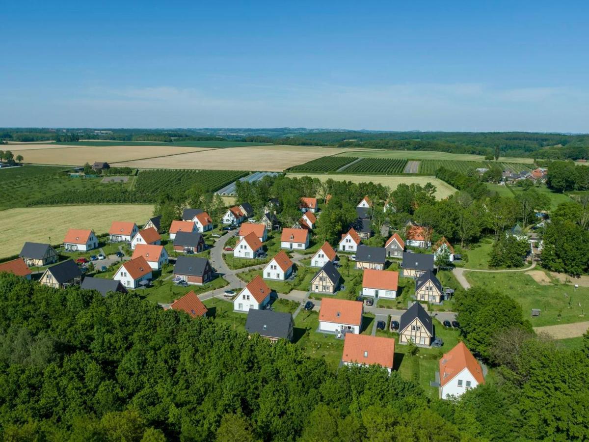 Landal De Waufsberg Hotel Noorbeek Buitenkant foto